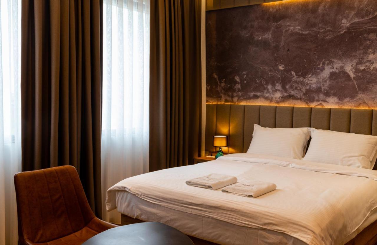 Roadside Hotel Lipjan Екстер'єр фото