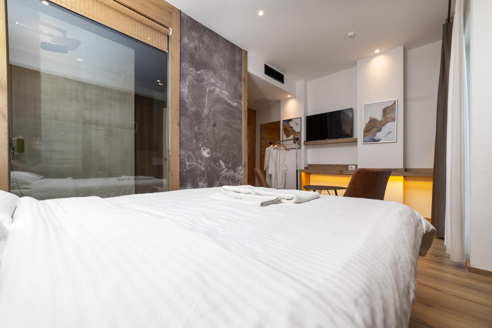 Roadside Hotel Lipjan Екстер'єр фото