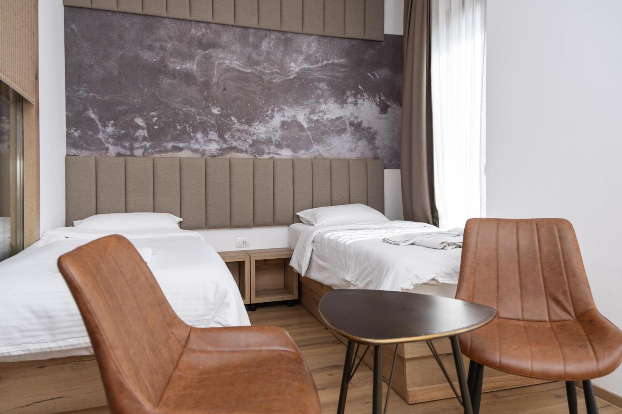 Roadside Hotel Lipjan Екстер'єр фото
