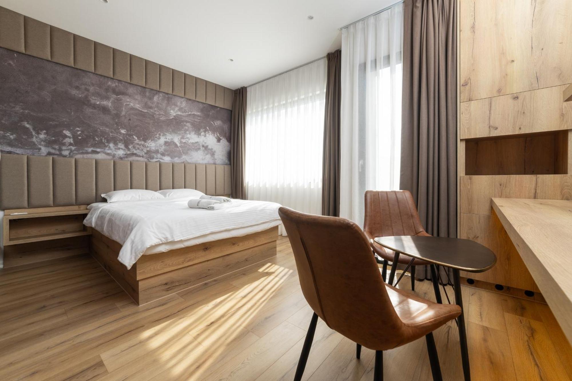 Roadside Hotel Lipjan Екстер'єр фото