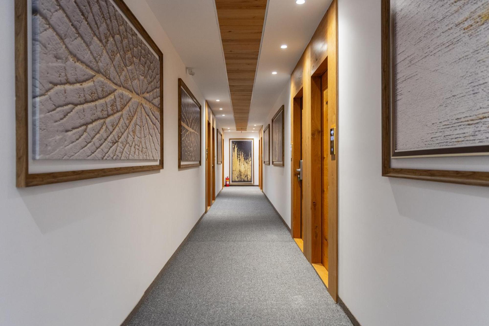 Roadside Hotel Lipjan Екстер'єр фото