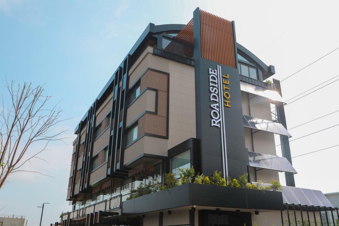 Roadside Hotel Lipjan Екстер'єр фото