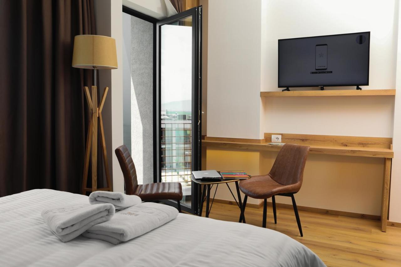 Roadside Hotel Lipjan Екстер'єр фото